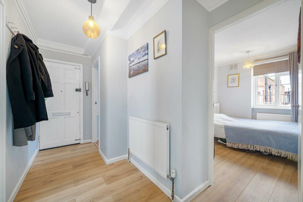 Hallway.jpg