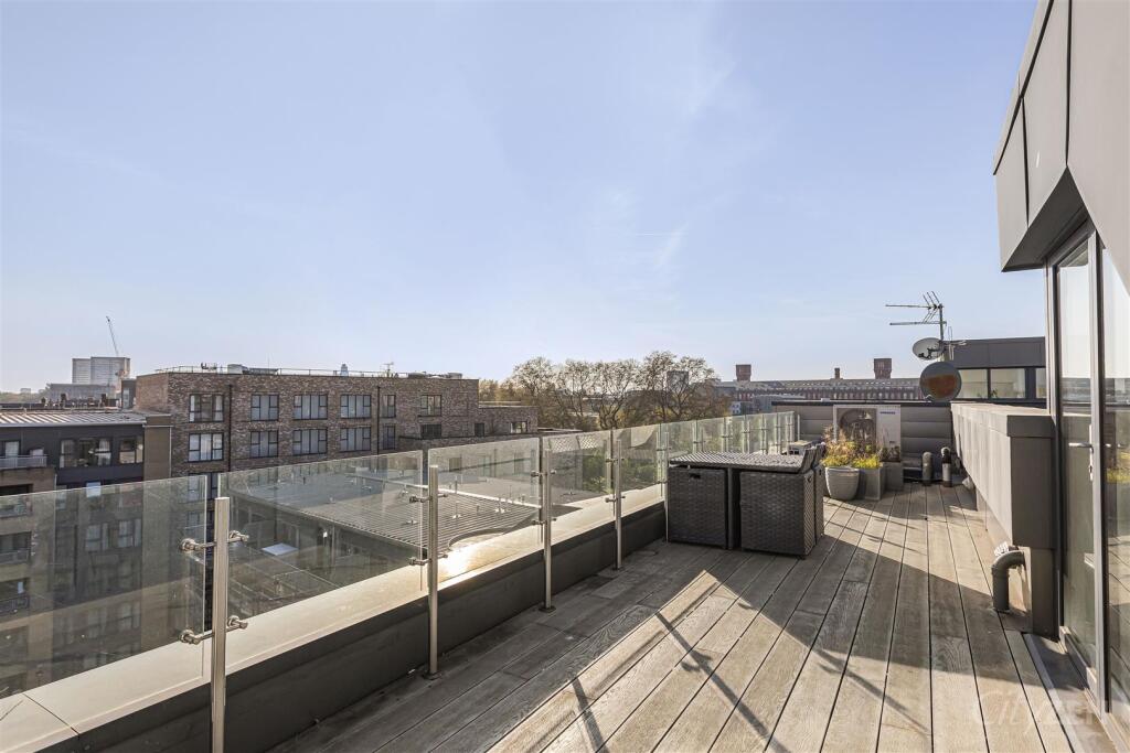 ROOF TERRACE