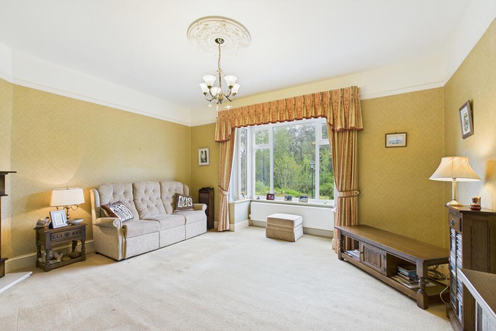 CAM04201G0-PR0075-STILL004