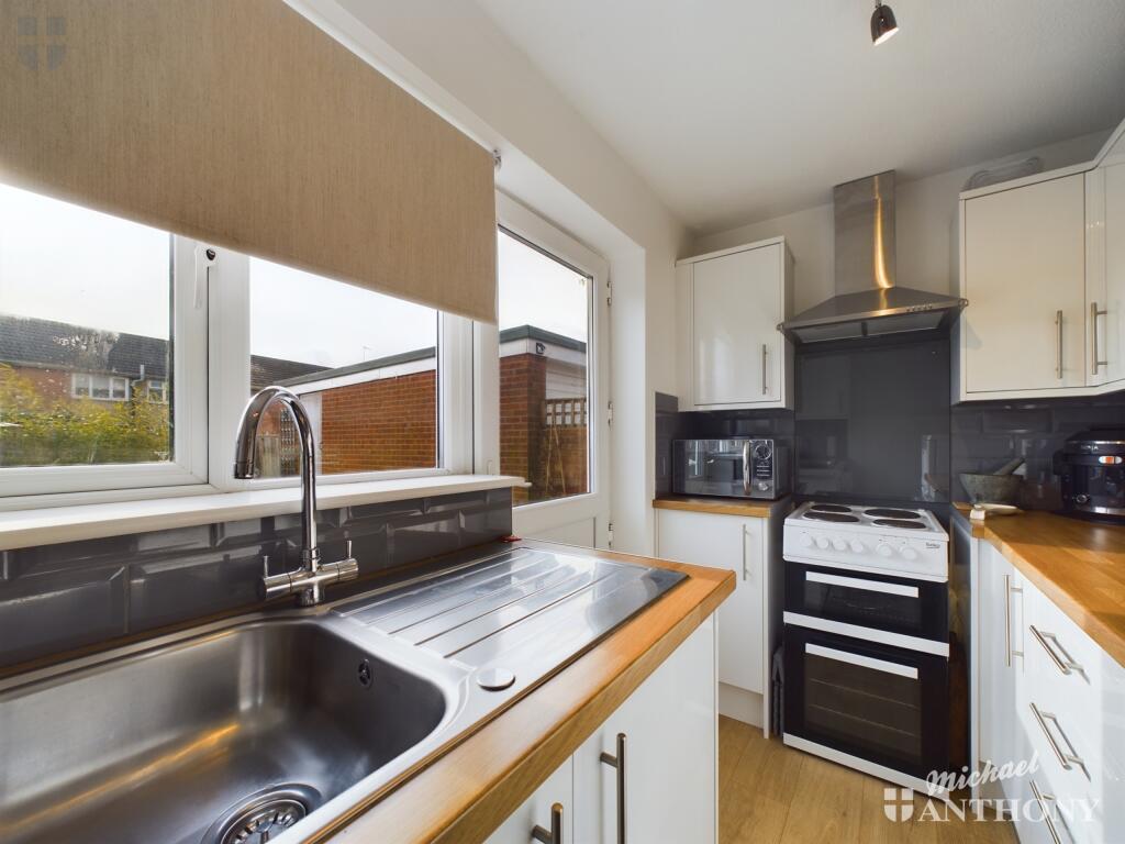 CAM03218G0-PR0517-STILL009