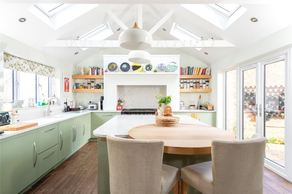 Kitchen/Breakfast Rm