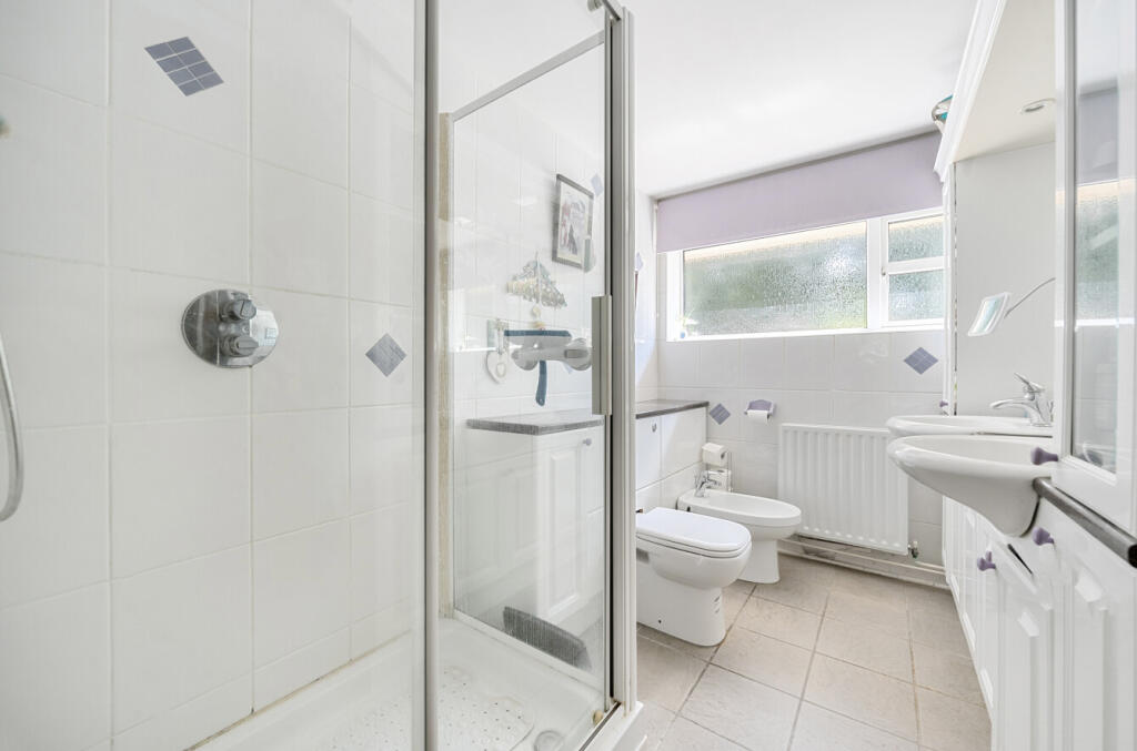 1318436-4-6863ead...