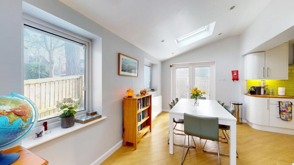 Dining Area.jpg