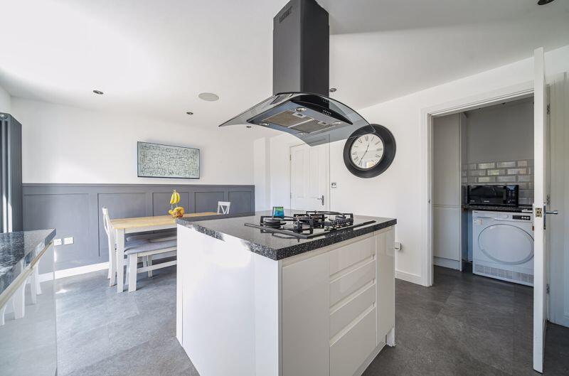 Kitchen breakfast room angle 4