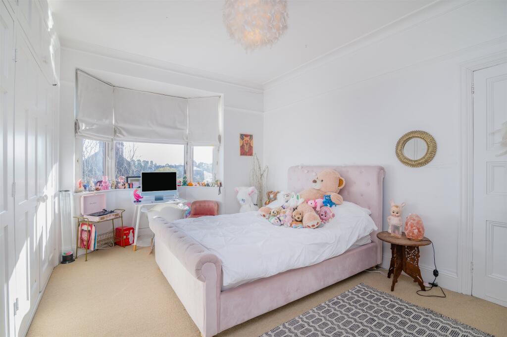 Preston Avenue, Newport