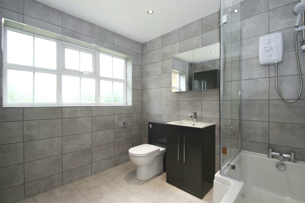 Bedroom 2 En-Suite Aspect 2