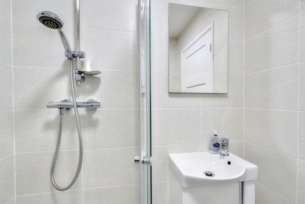 Shower Room 2_1.jpeg