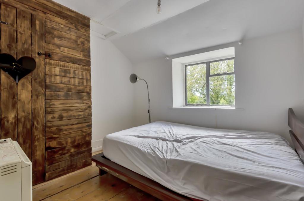 Bedroom (2).jpg