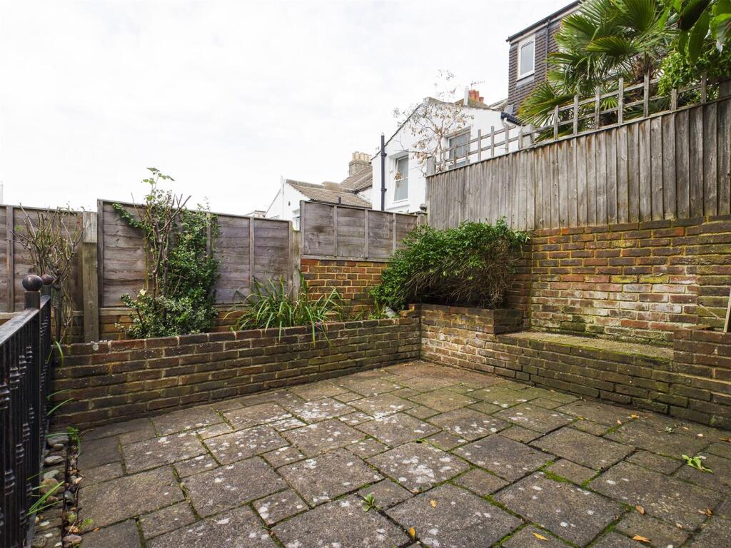CAM00771P1-PR0149-STILL08.jpg
