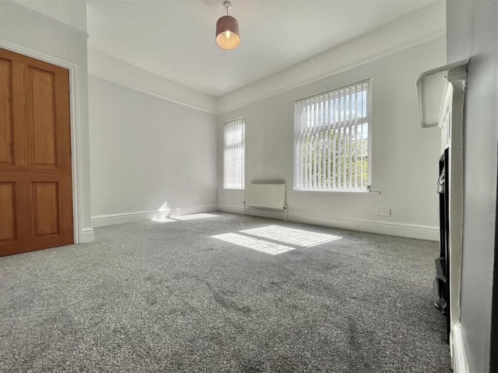 110 Beech Bedroom 1 (2).jpeg