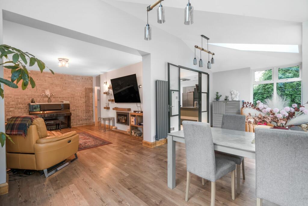 Sun Room / Dining Room