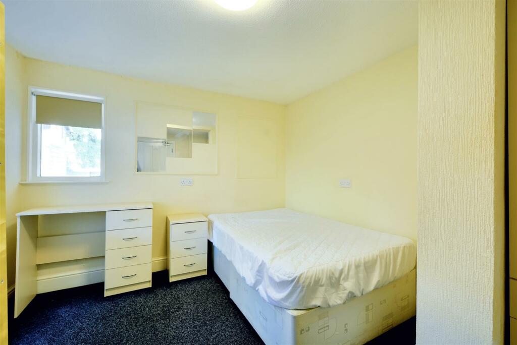 Bedroom 2_1.jpeg