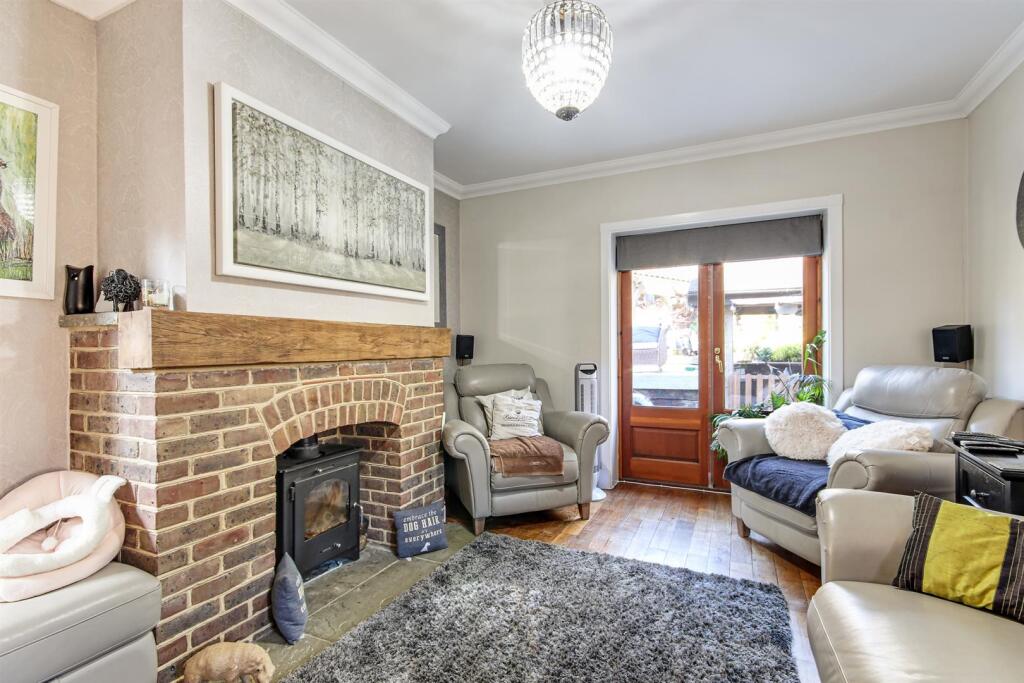 5 - Sitting Room.jpg