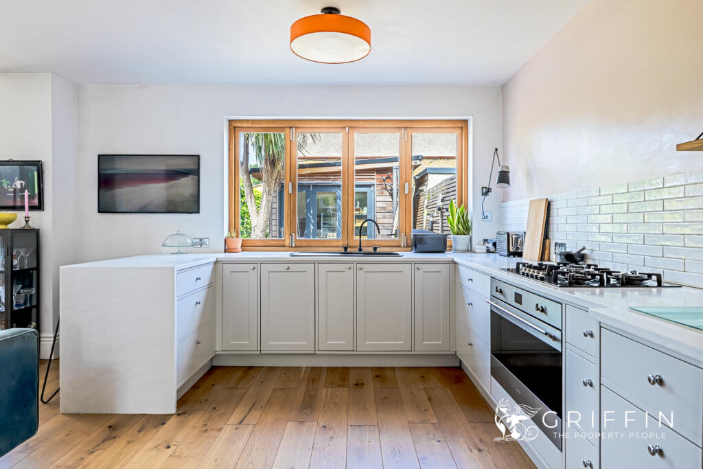 Kitchen &amp; Dining