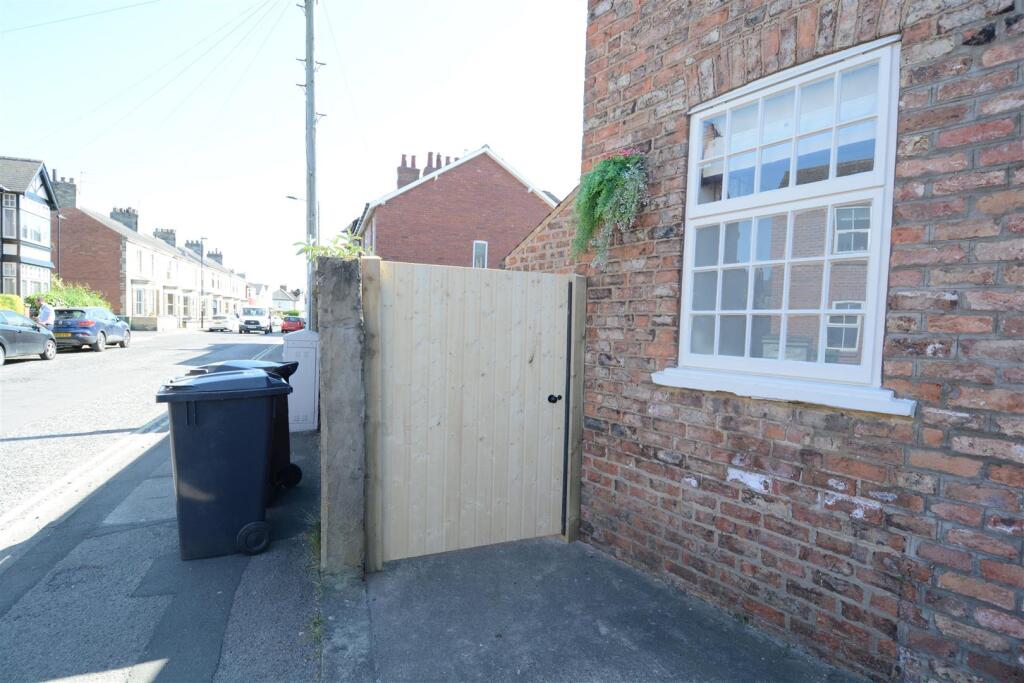 Garage secure.jpg
