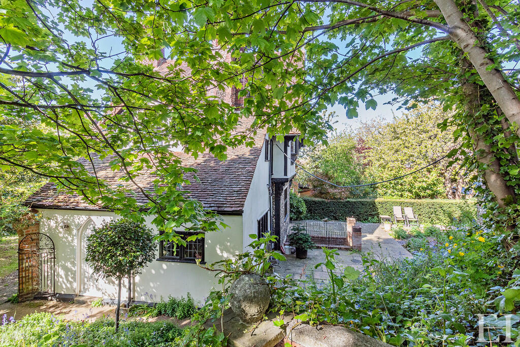 8646346-exteriorW...