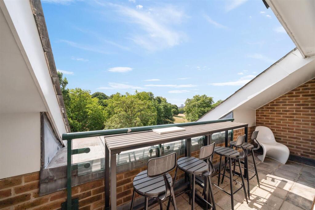 Flat 18, 17-19 Elsworthy Road NW3 3DS-No Watermark