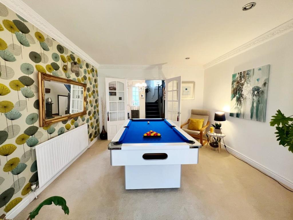 Dining Area pic 2.jpg