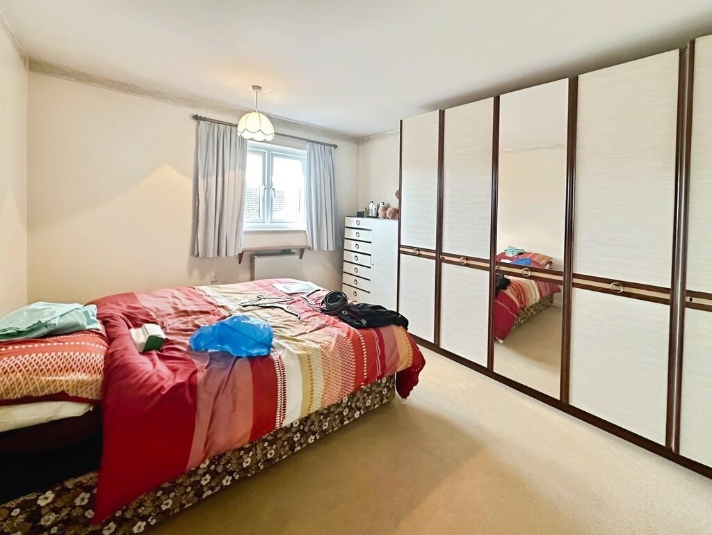 0db41152-BED 20ON...