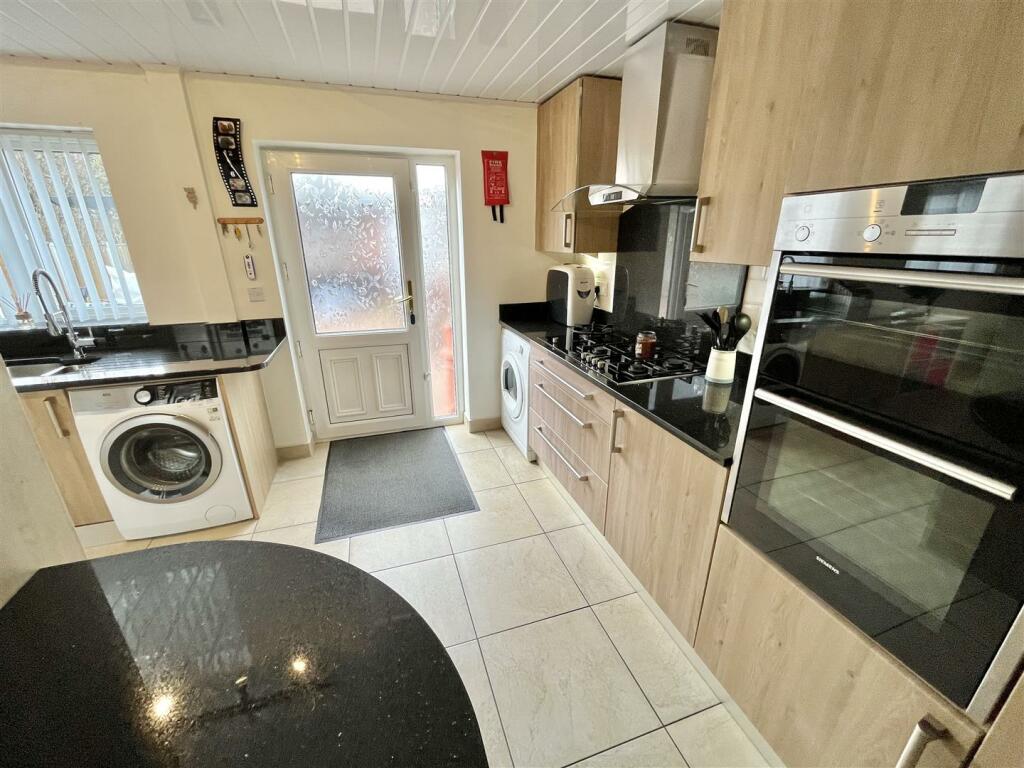 Dining Kitchen Aspect 4.jpg