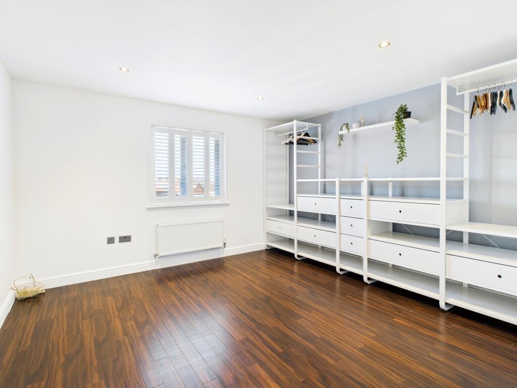 CAM05192G0-PR0030-STILL019