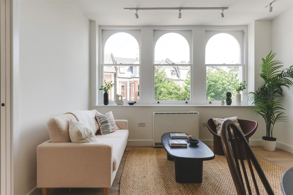 Clissold Crescent-11.jpg