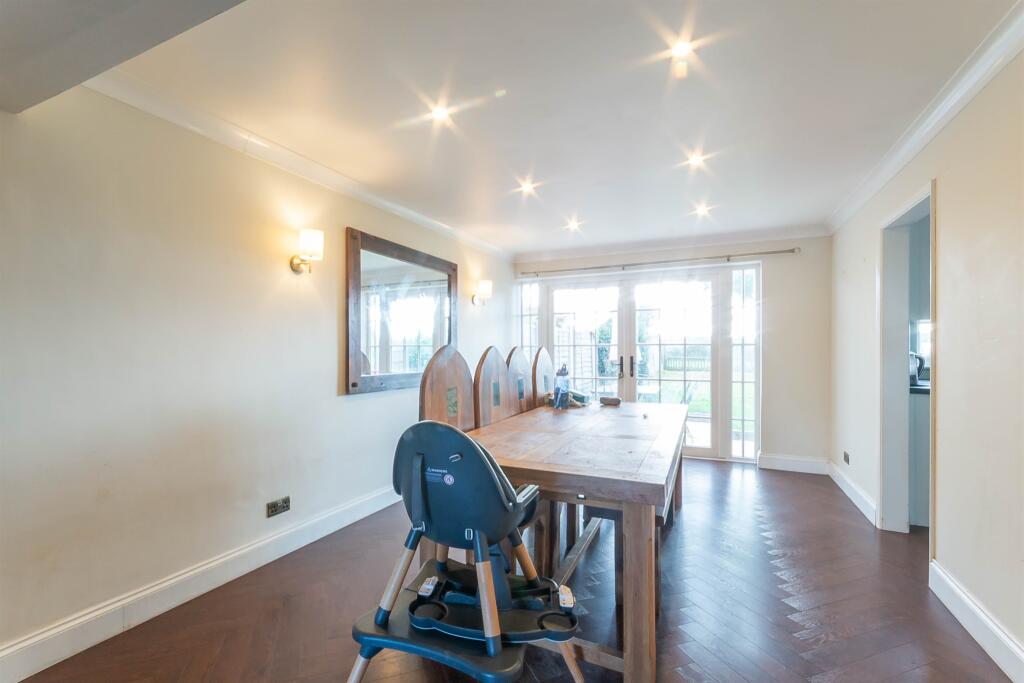 Lounge Dining Room