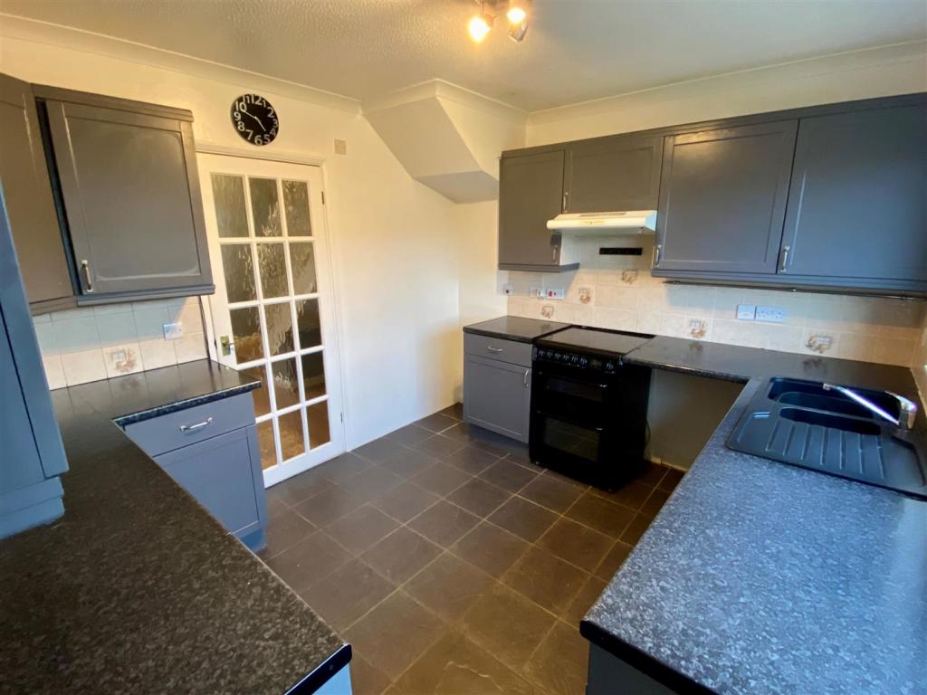 47 Tremear Green Kitchen