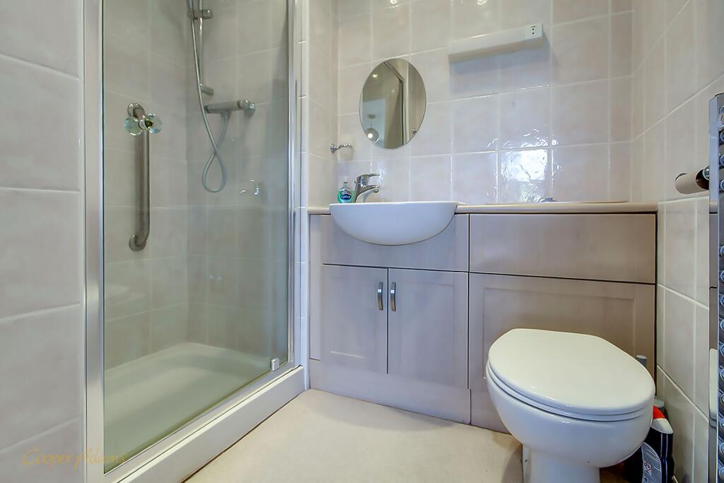 En-Suite To Principle Bedrrom
