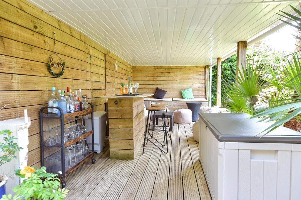 Garden Bar