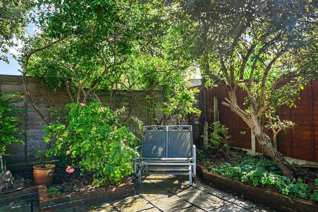 Foredown Road, BN41 (25).JPG