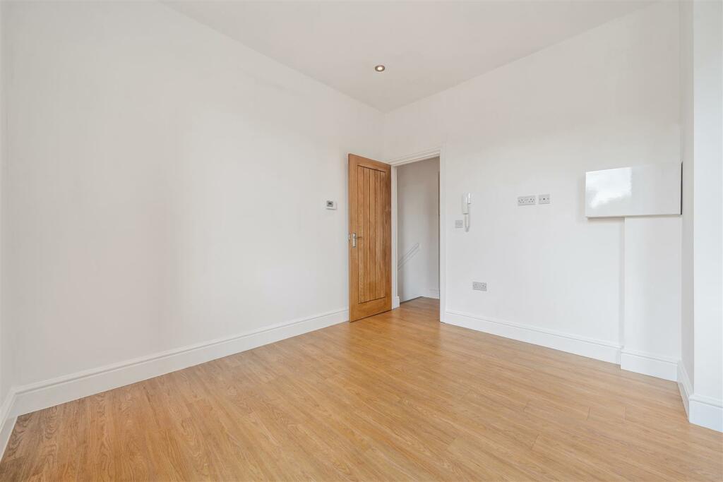 66992e8b37172-1161375 (5) (1).jpg