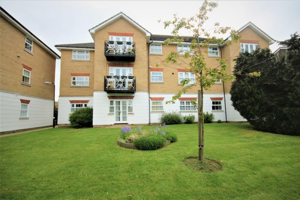 FRONTAGE TO CHASE ROAD: