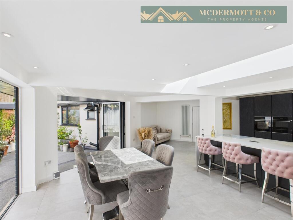 Kitchen/living area