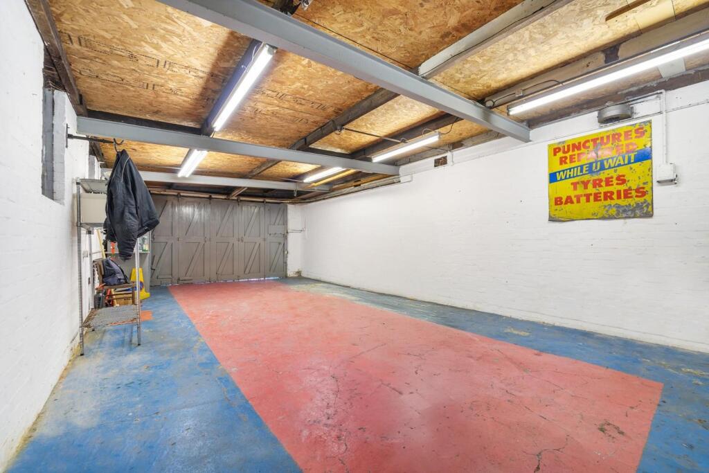 Garage 3.jpg