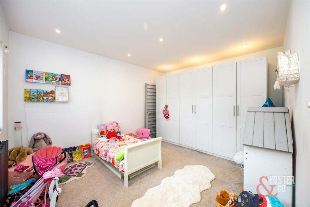 Phyllis Avenue 106-019.JPG