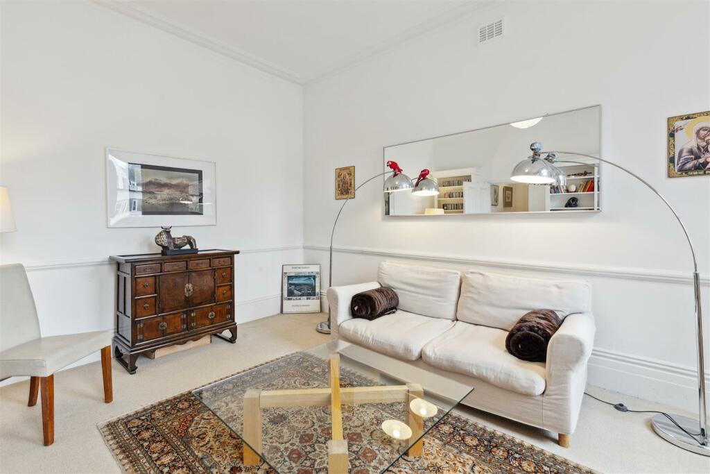 Living Room (2)