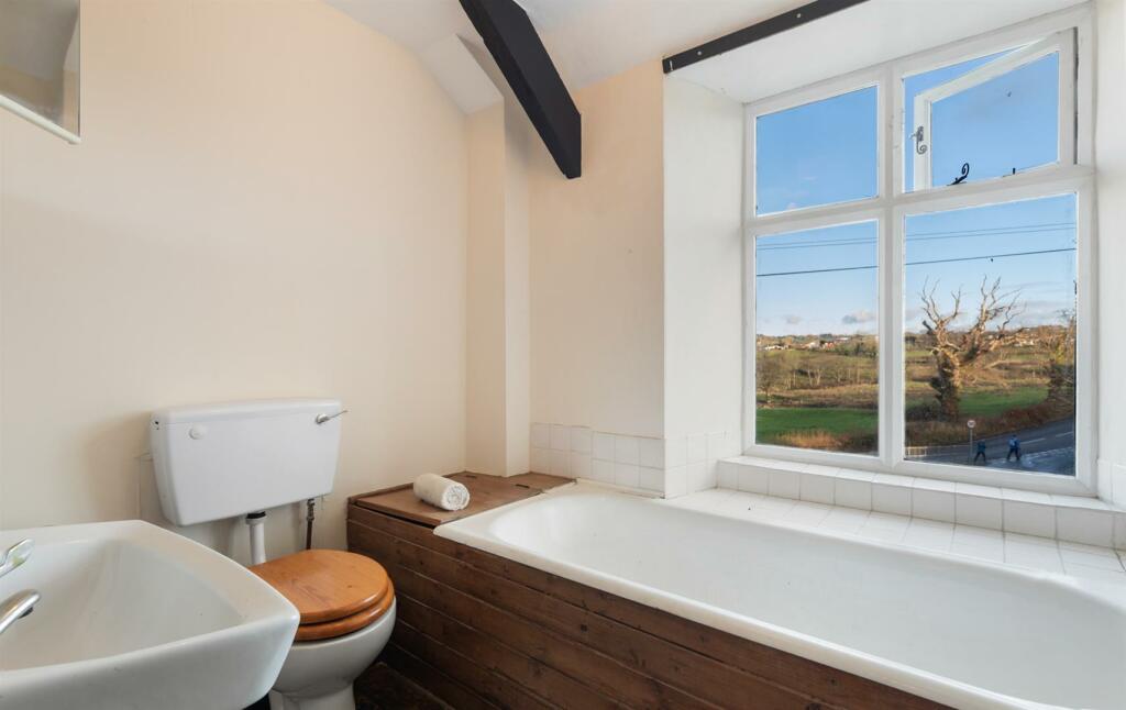 Cottage - Bathroom