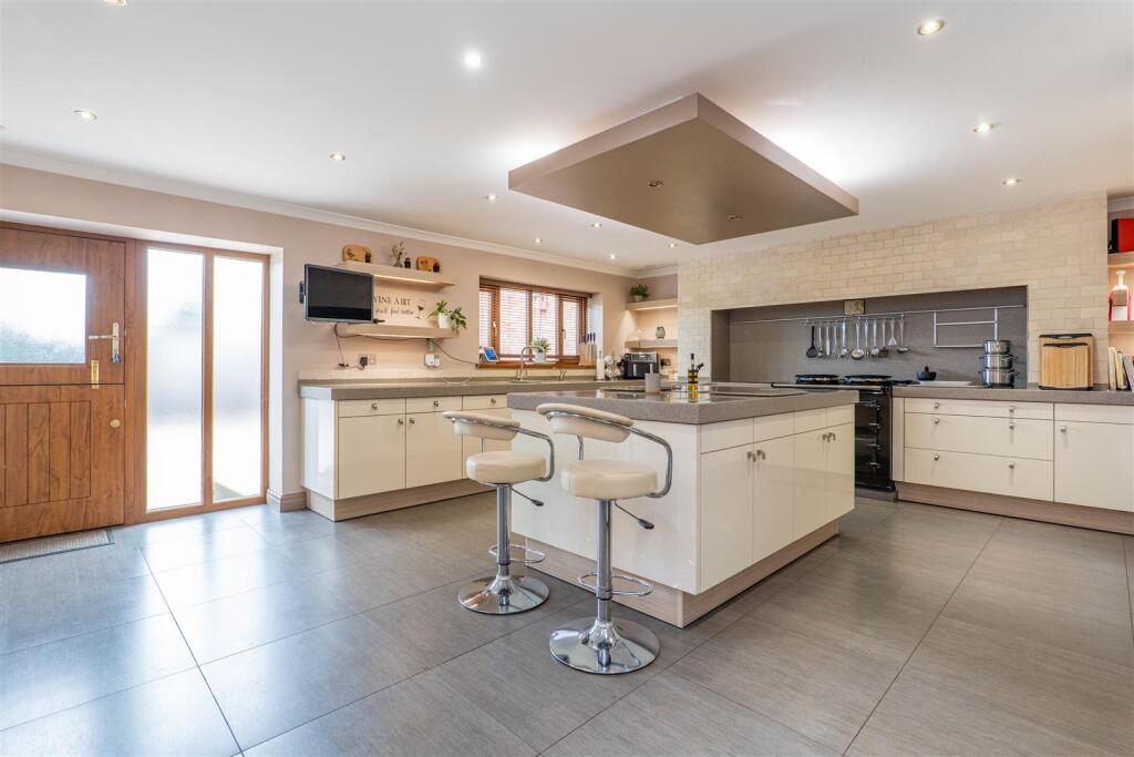 Kitchen/Breakfast Room