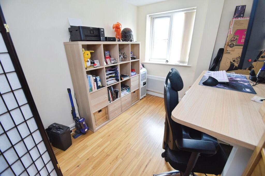 6984d858-Bedroom ...