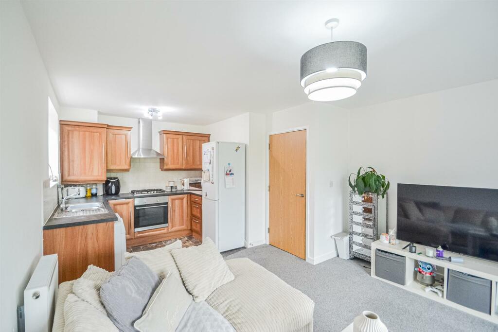 Lounge/Diner &amp; Kitchen