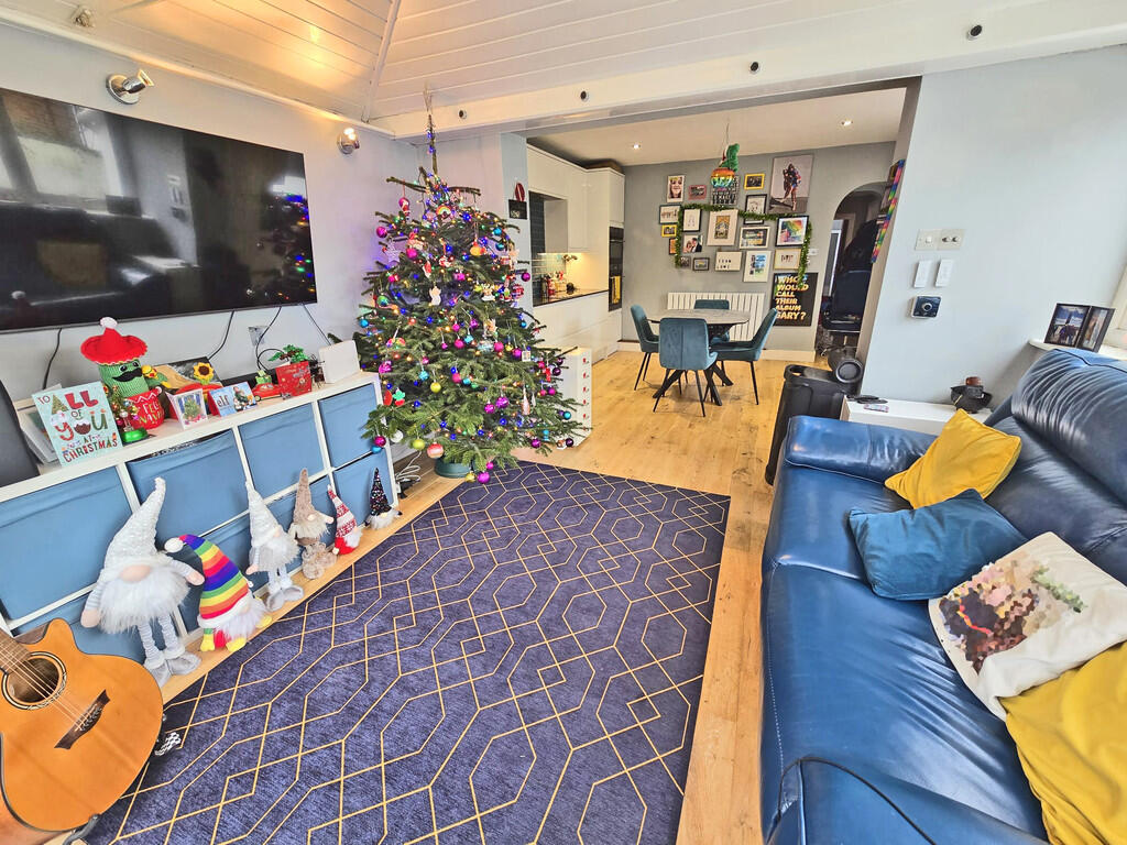 LOUNGE DINING ARE...