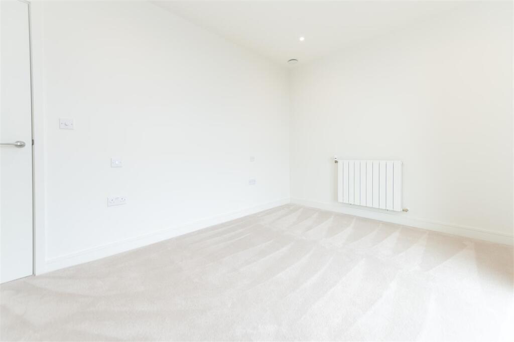 Bedroom .jpg