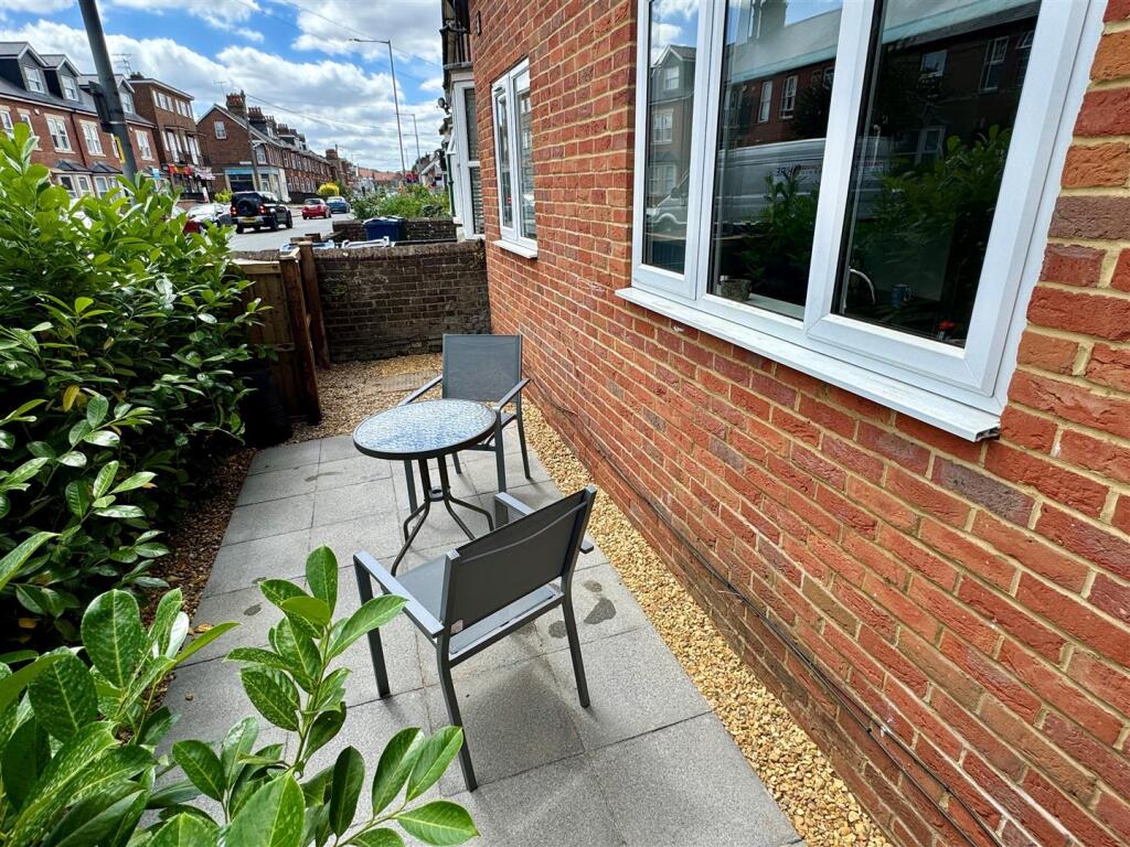 Private Patio (2).jpg