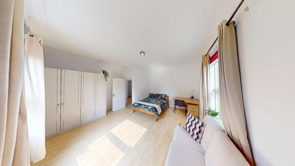 Flat-B-46-Addison-Street-06042025_092625