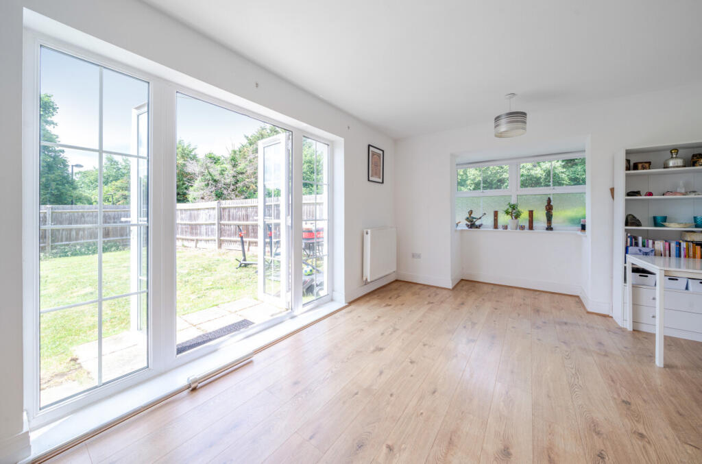 1303973-5-6842e40...