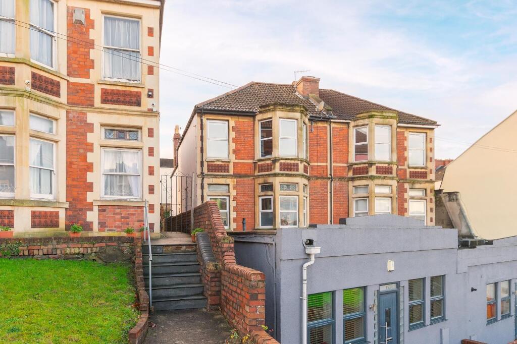 1W5R3ATN - External B.jpg