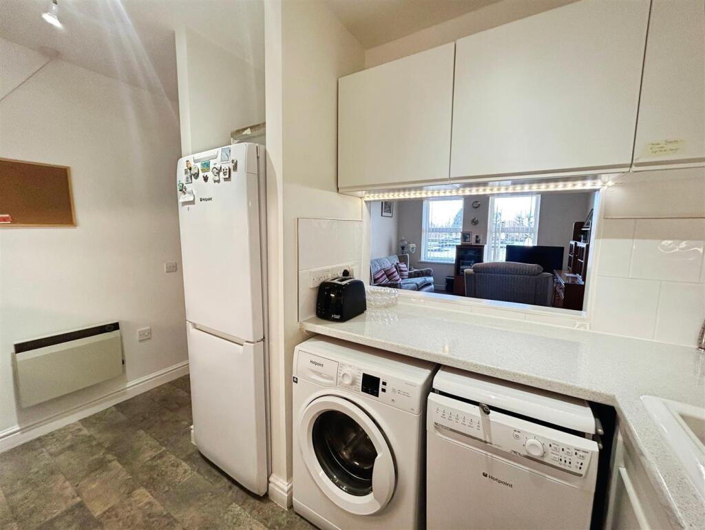 ca6b2c9d-F-40A1-93C2-C1FCB356B836-8502-00000587F0D