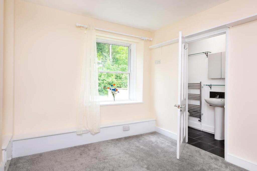 3, 106 London Road West, Bath, BA1 7DB-13.jpg