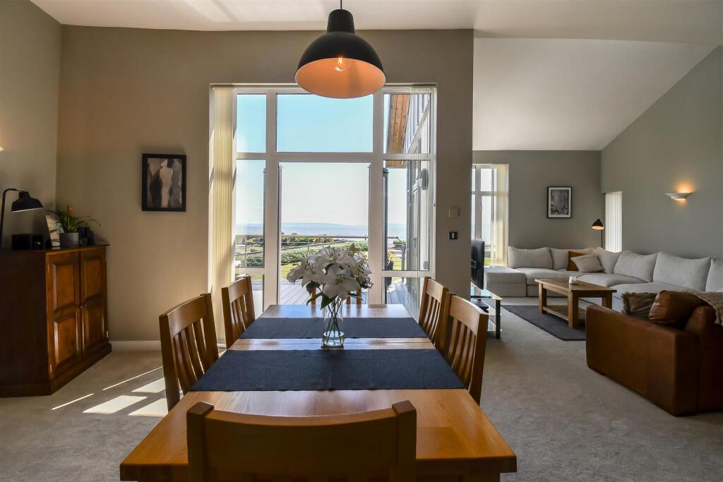 Living / Dining Room